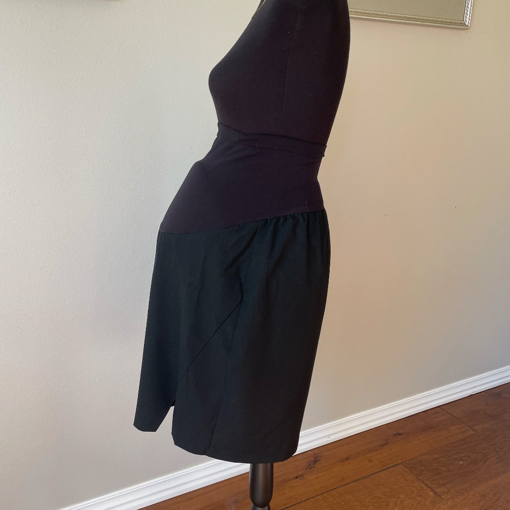 A Pea in the Pod black maternity skirt, size L